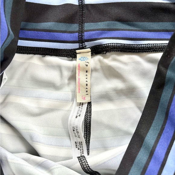 Free People Movement High Rise Striped Leggings size L - Picture 5 of 6
